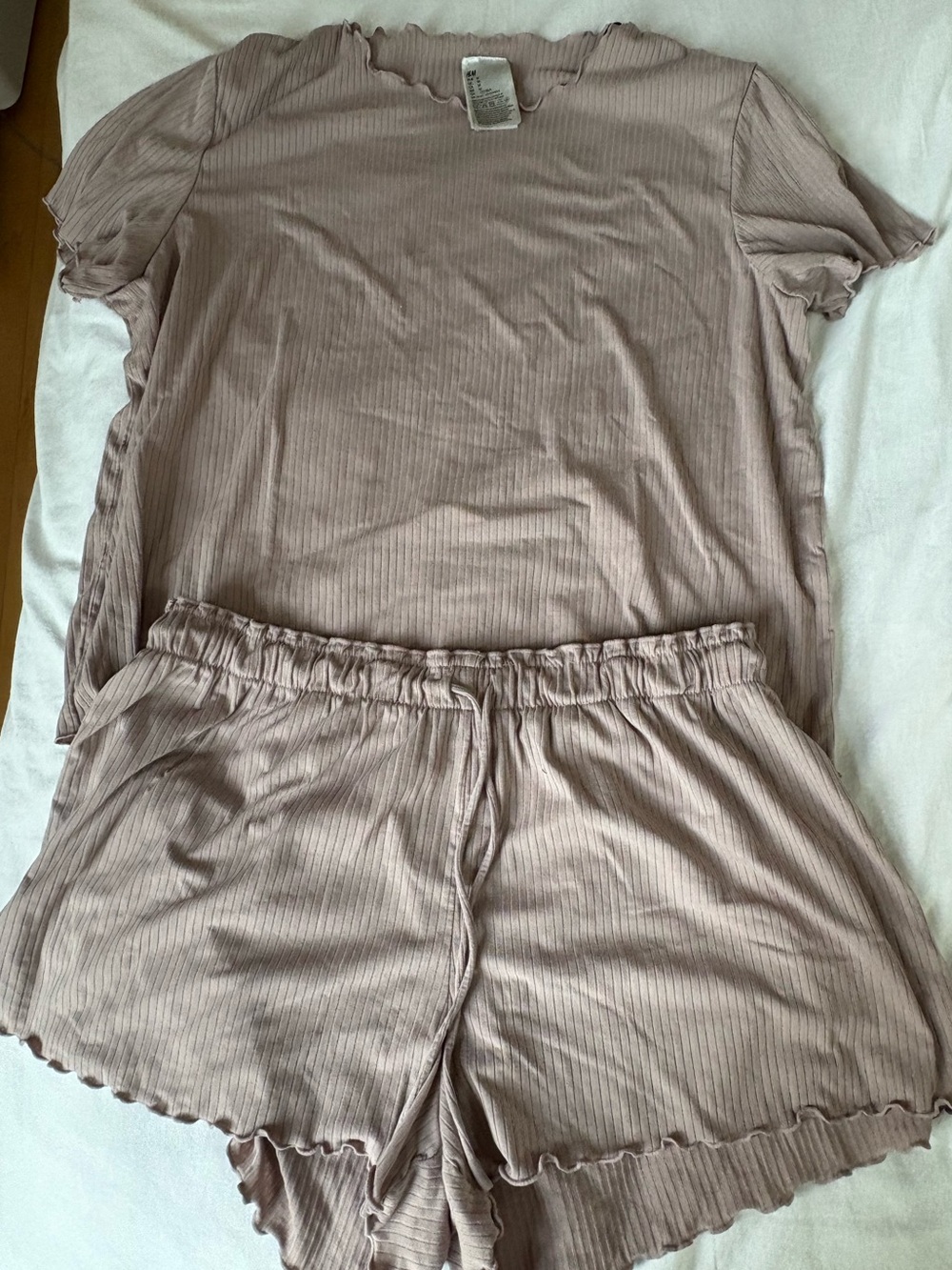 H&M Soft Ribbed Short Sleeve Pajama Set in Mauve